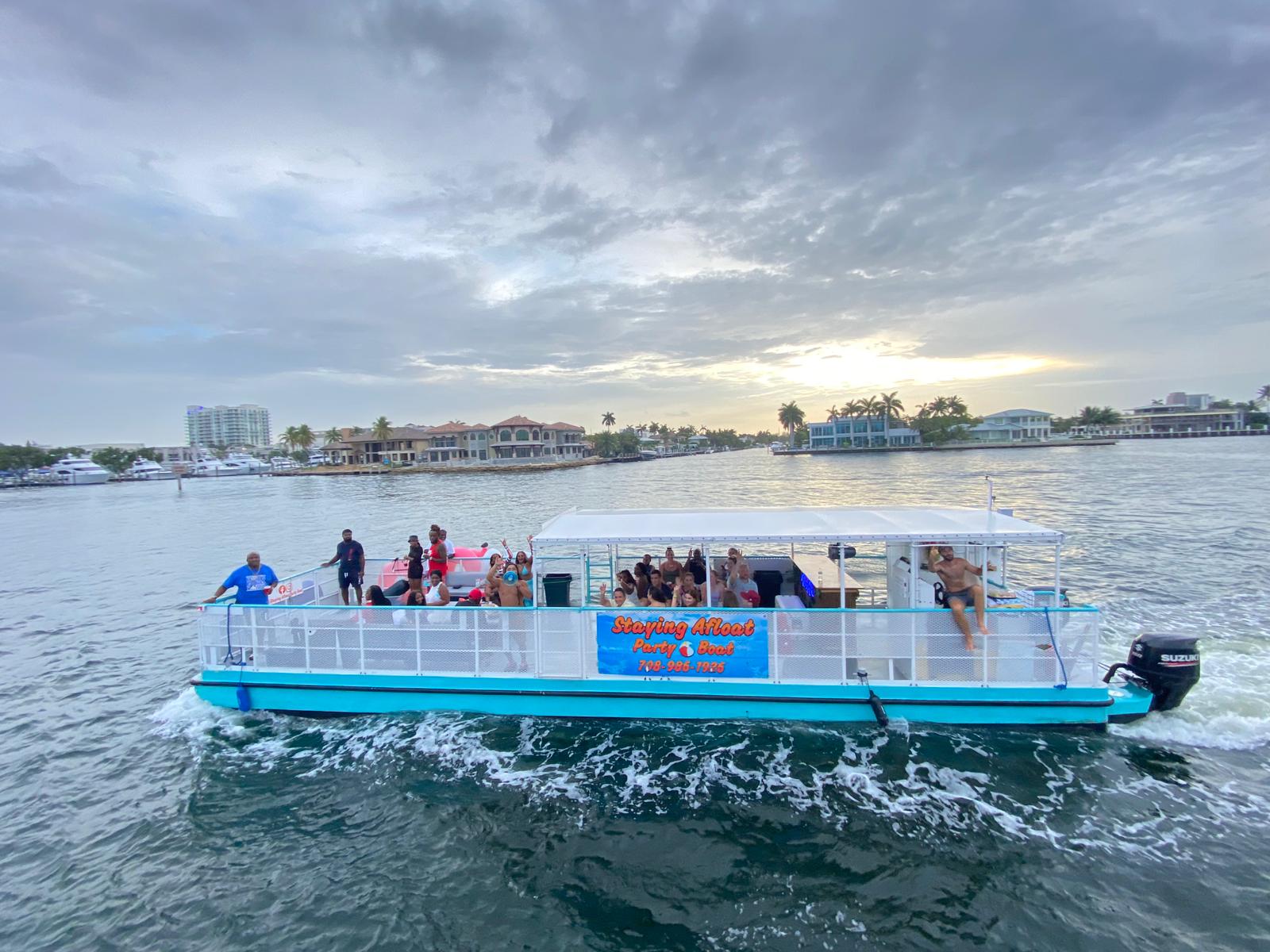 Sandbar Splash And Yacht Tour