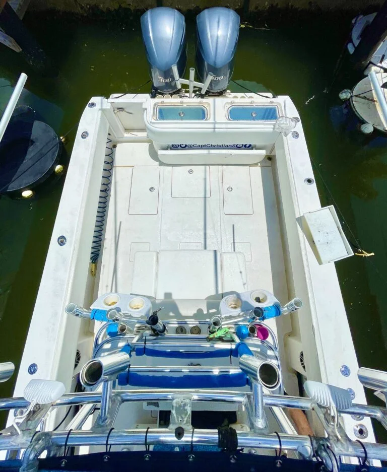 Luxury Offshore Trolling, Kite Fishing, and Bottom Fishing